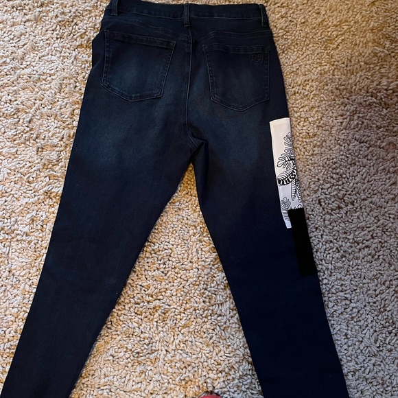 Blue jeans - Picture 2 of 4